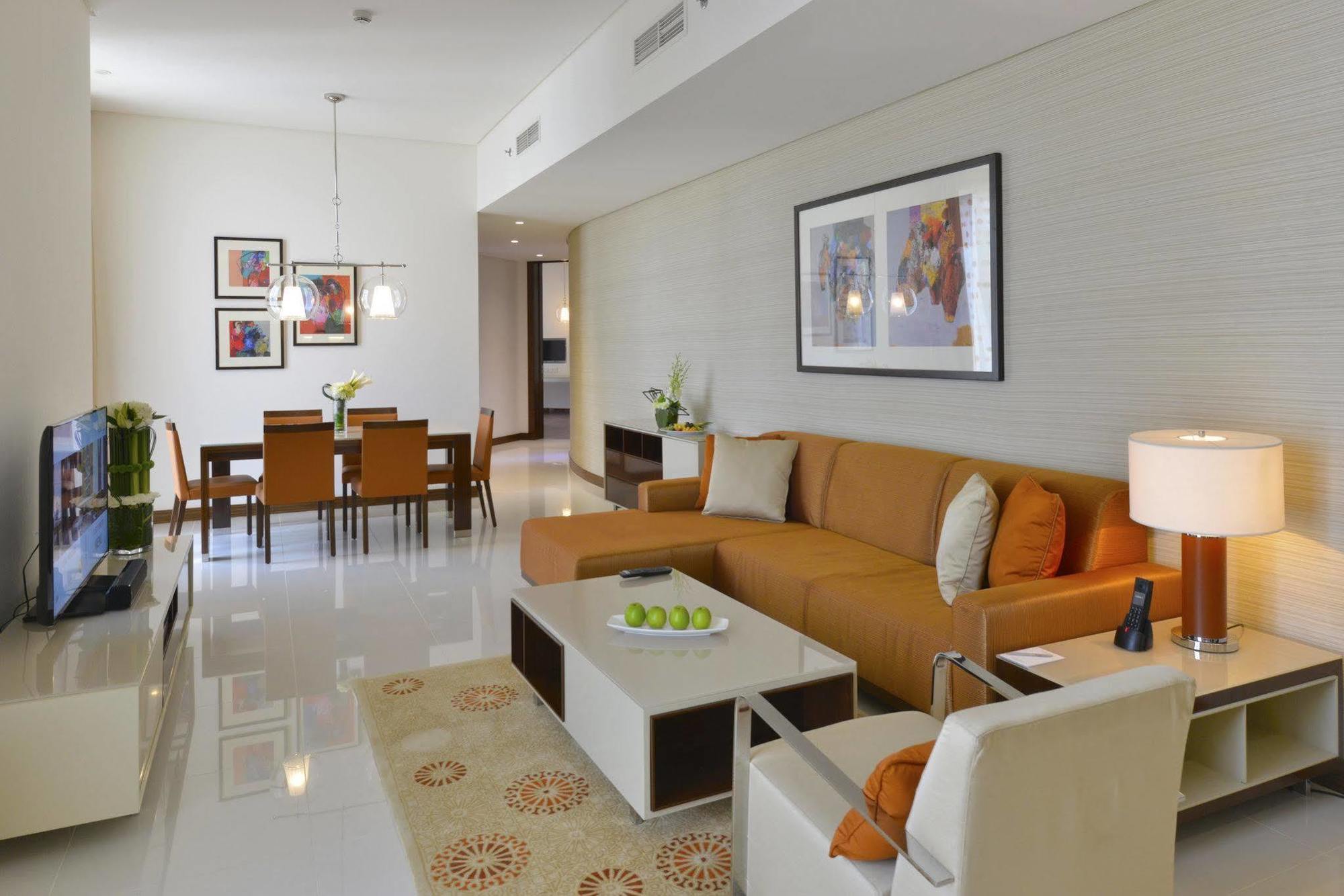 Fraser Suites Diplomatic Area Bahrain Manama Exterior foto A living room in a typical apartment